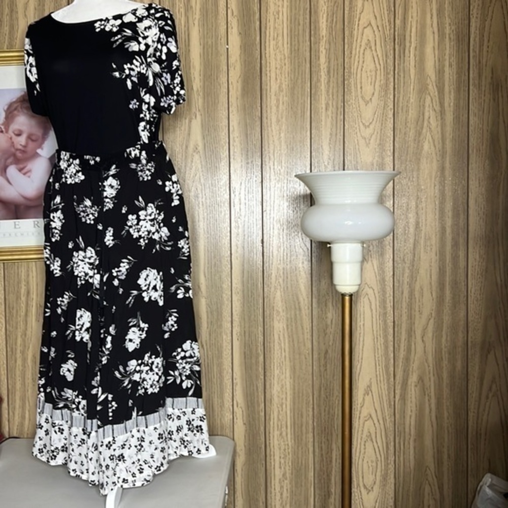 SIMPLY VERA TWO PIECE COOL-LOT SET